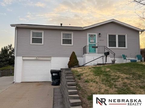 Photo of 3612 S 88th Street, Omaha, NE 68124 (MLS # 22608467)
