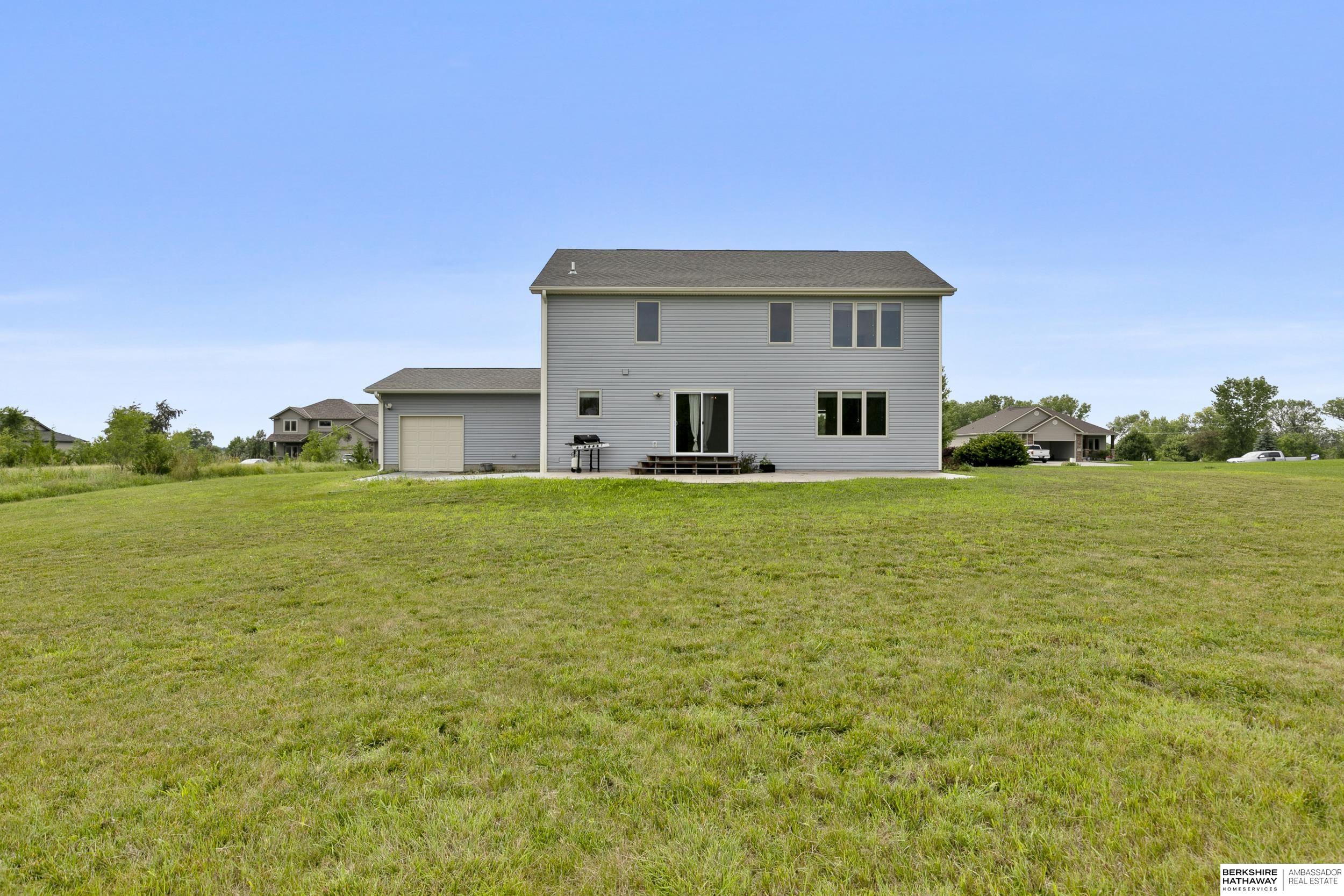 Lincoln, Nebraska 68532, United States, 4 Bedrooms Bedrooms, ,4 BathroomsBathrooms,Residential,Pending,202847