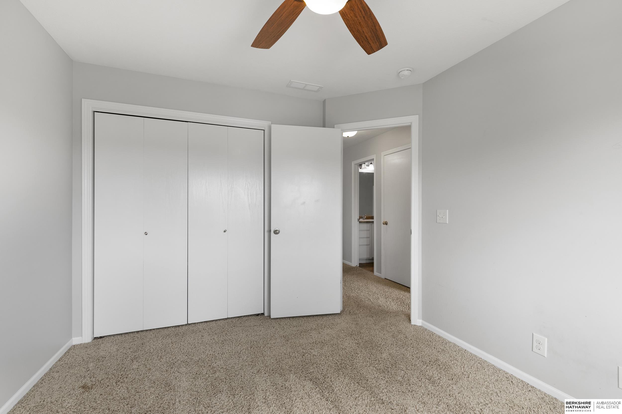 Lincoln, Nebraska 68532, United States, 4 Bedrooms Bedrooms, ,4 BathroomsBathrooms,Residential,Pending,202847