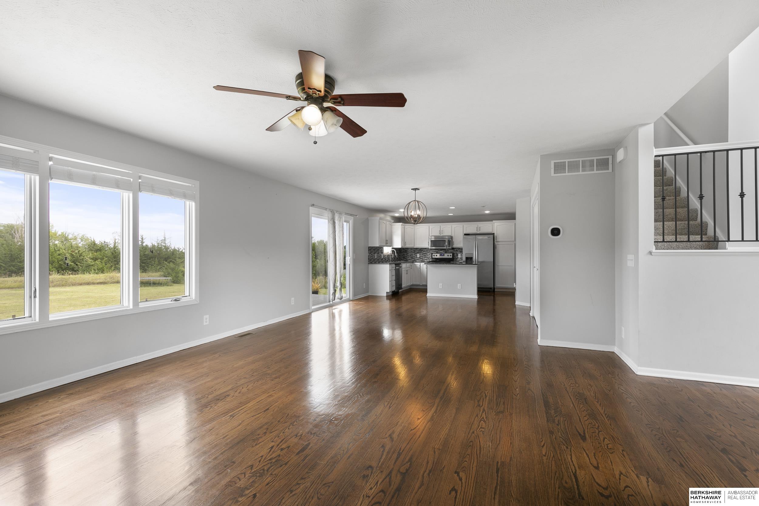 Lincoln, Nebraska 68532, United States, 4 Bedrooms Bedrooms, ,4 BathroomsBathrooms,Residential,Pending,202847