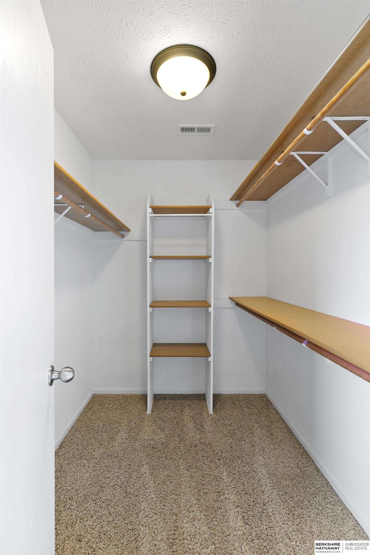 Lincoln, Nebraska 68532, United States, 4 Bedrooms Bedrooms, ,4 BathroomsBathrooms,Residential,Pending,202847