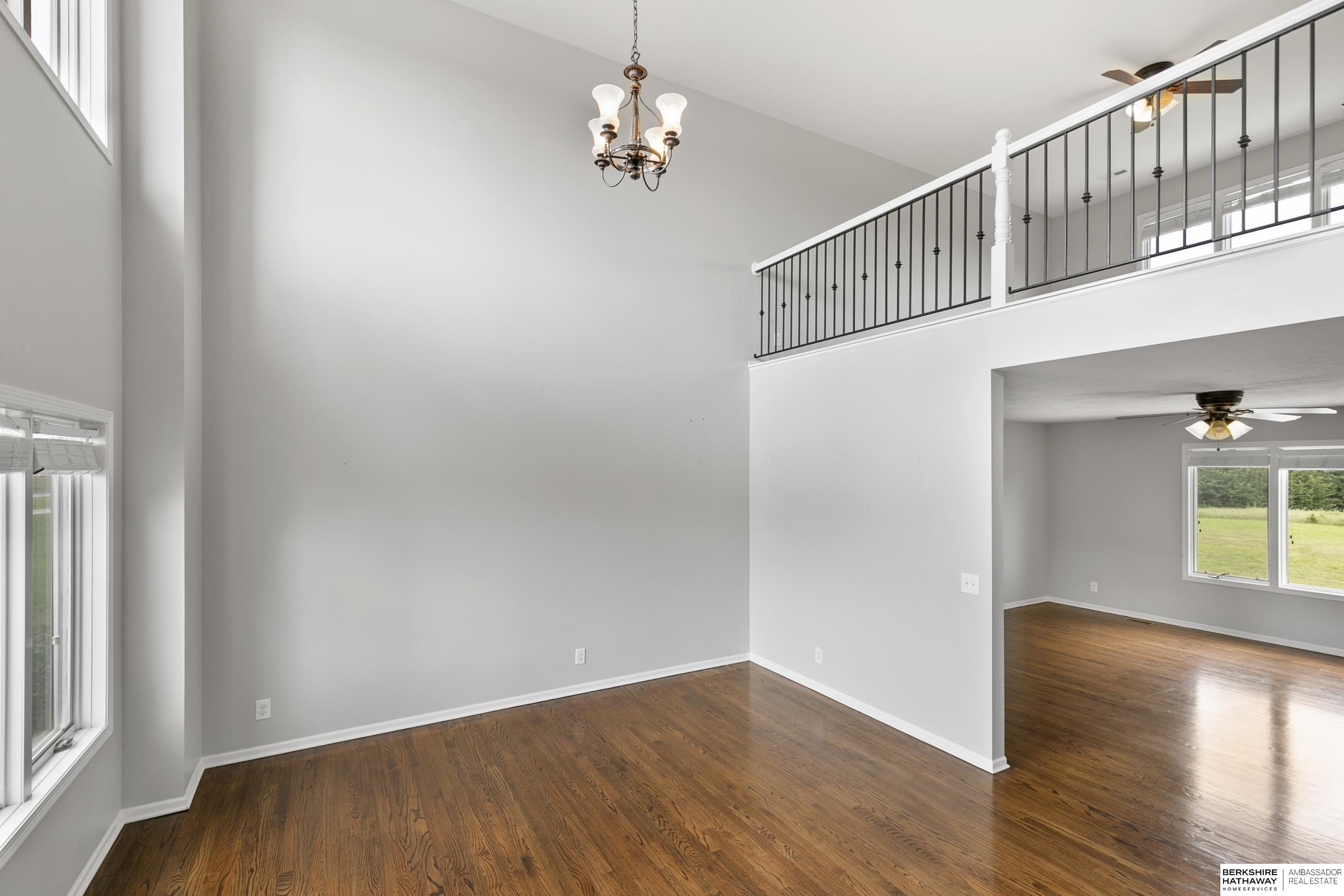 Lincoln, Nebraska 68532, United States, 4 Bedrooms Bedrooms, ,4 BathroomsBathrooms,Residential,Pending,202847