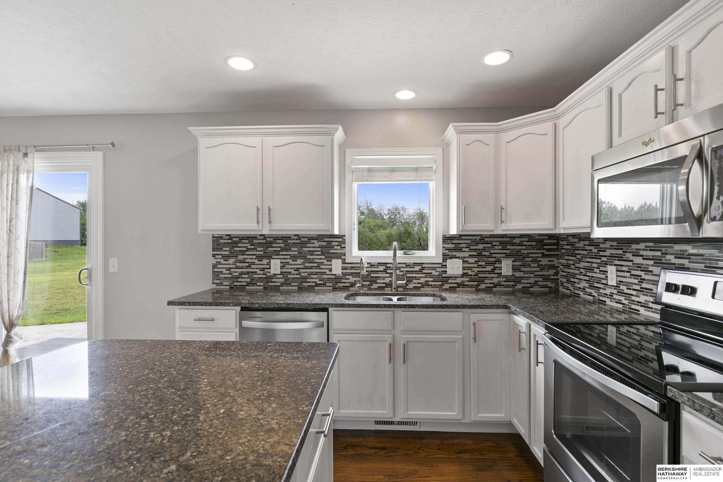 Lincoln, Nebraska 68532, United States, 4 Bedrooms Bedrooms, ,4 BathroomsBathrooms,Residential,Pending,202847