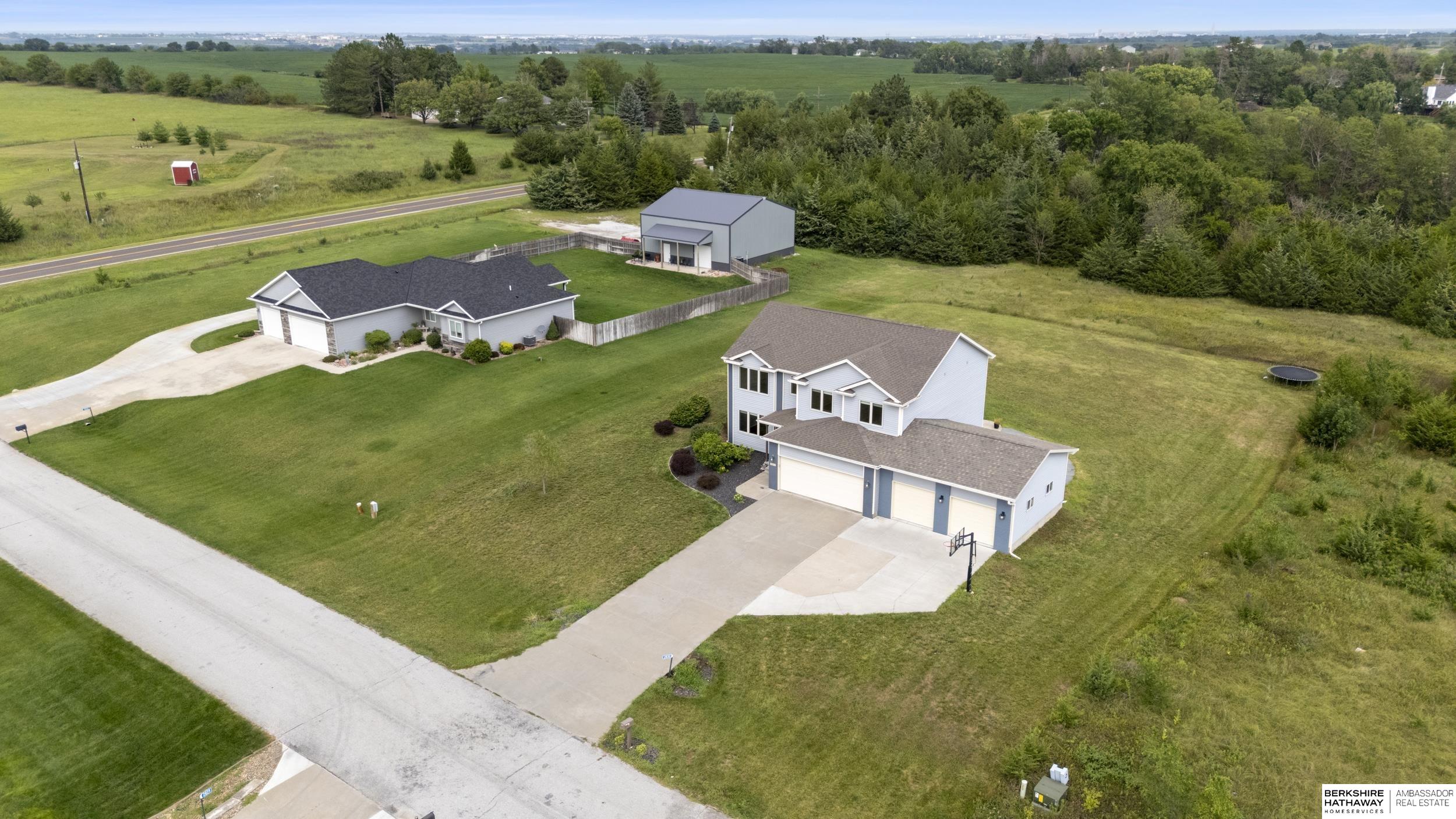 Lincoln, Nebraska 68532, United States, 4 Bedrooms Bedrooms, ,4 BathroomsBathrooms,Residential,Pending,202847