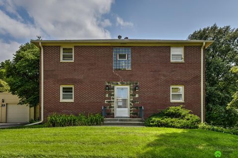 Photo of 1901 E Street, Lincoln, NE 68510 (MLS # 22606205)