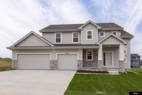 Photo of 12615 Carpenter Street, Papillion, NE 68138 (MLS # 22529693)