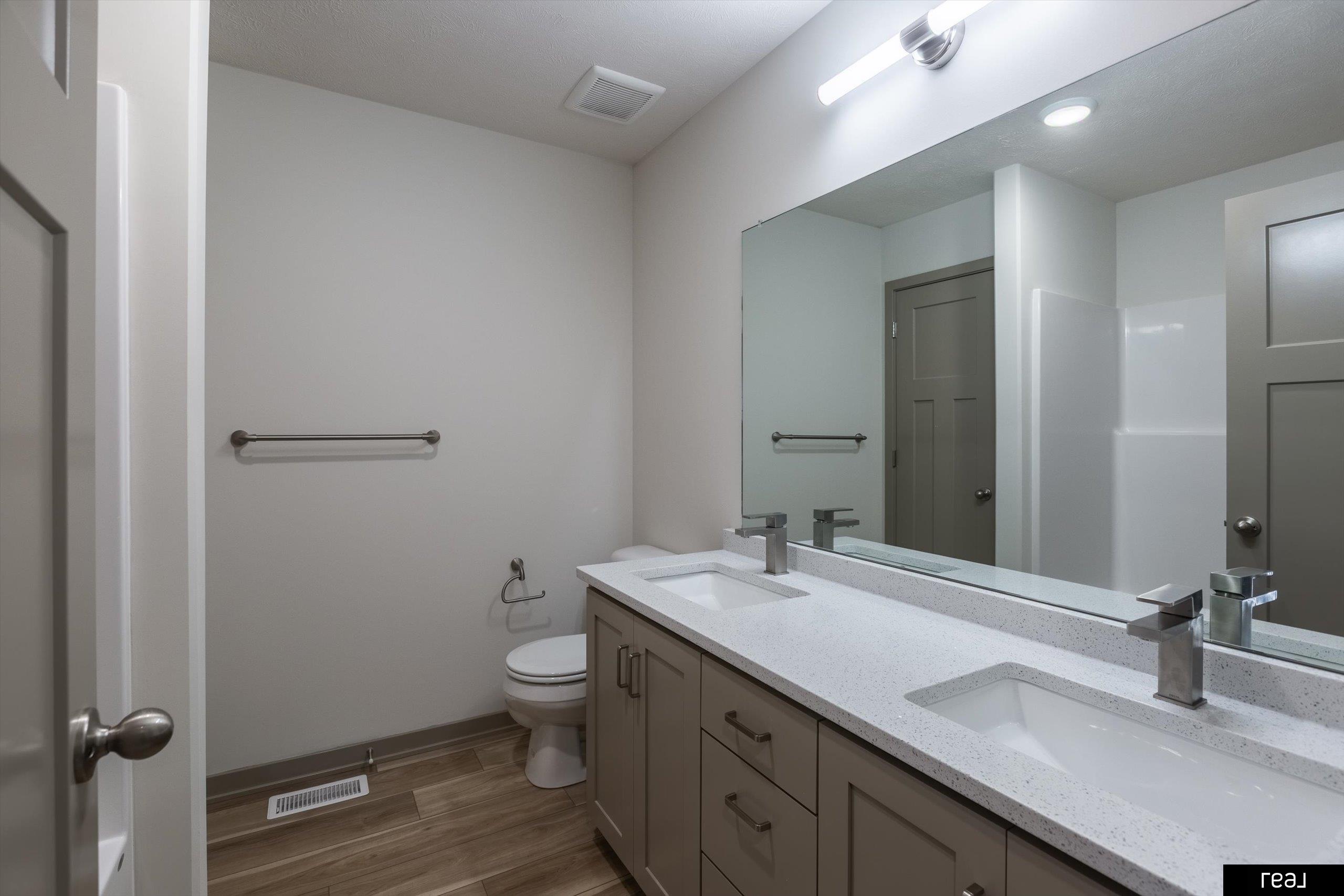 Papillion, Nebraska 68138, United States, 5 Bedrooms Bedrooms, ,3 BathroomsBathrooms,Residential,Active,227784