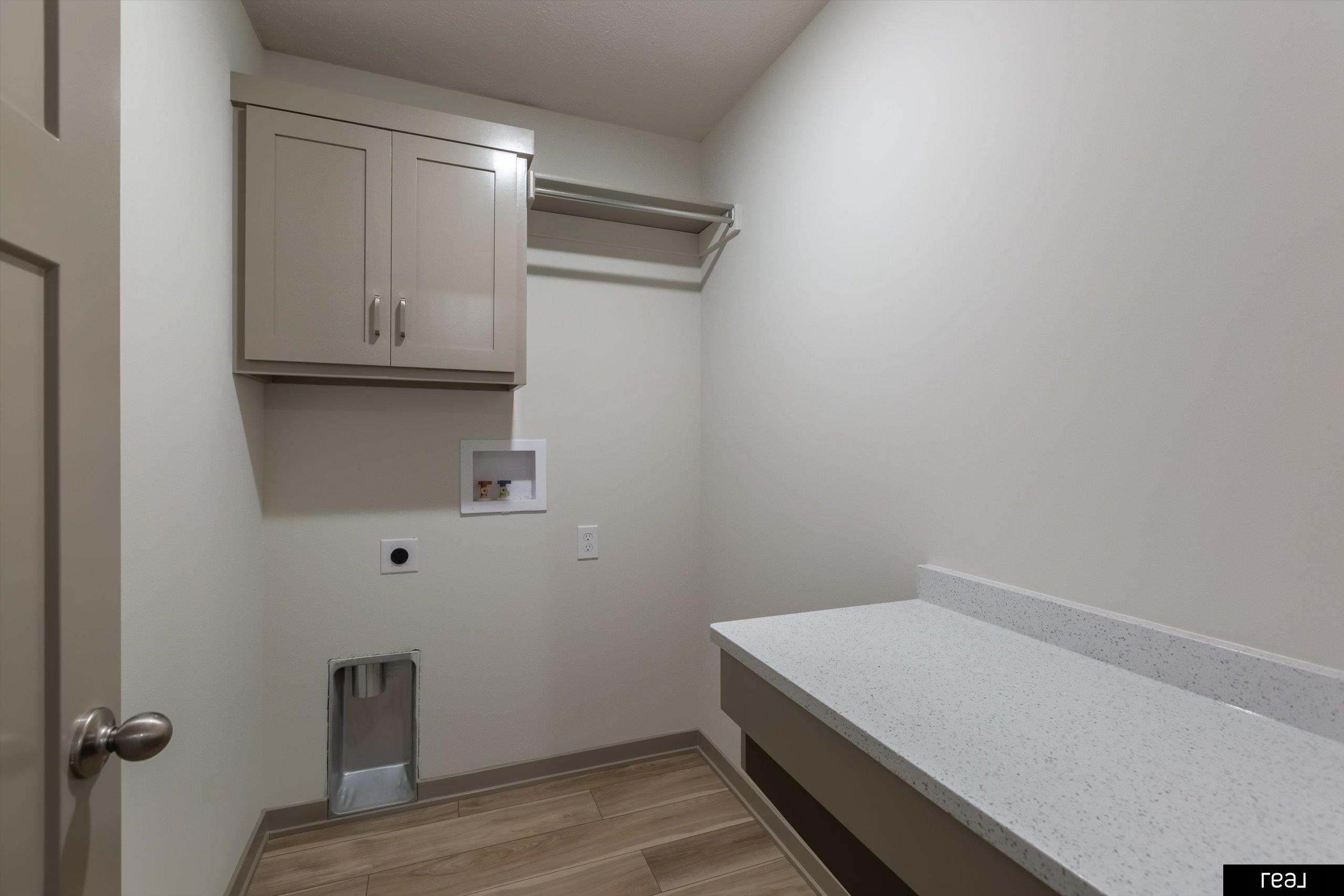 Papillion, Nebraska 68138, United States, 5 Bedrooms Bedrooms, ,3 BathroomsBathrooms,Residential,Active,227784