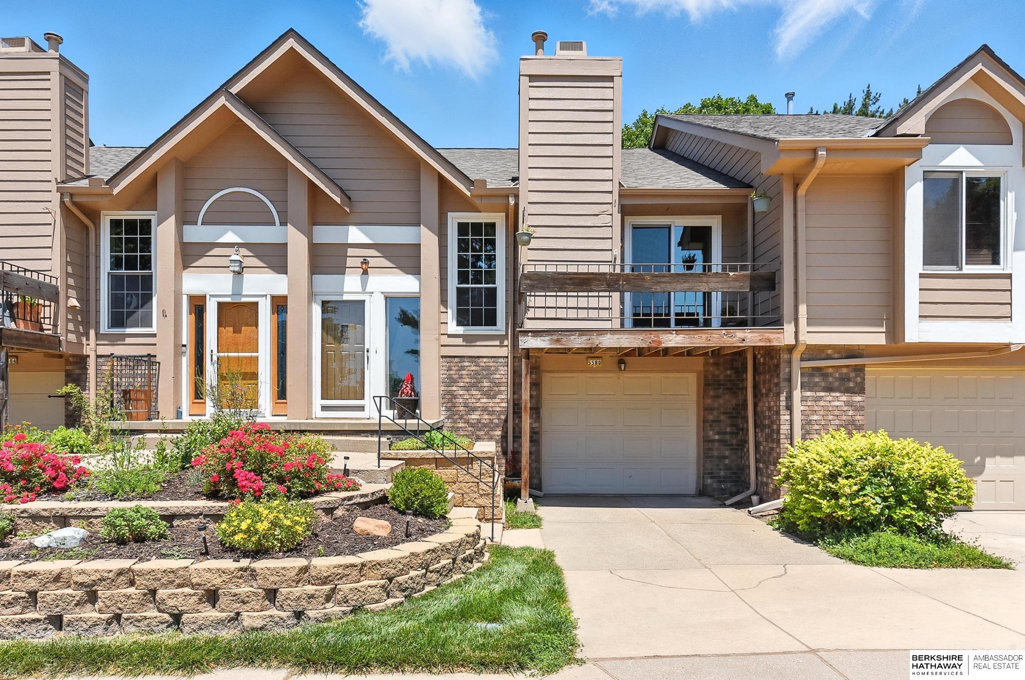 Omaha, Nebraska 68106, United States, 3 Bedrooms Bedrooms, ,2 BathroomsBathrooms,Residential,Pending,156138