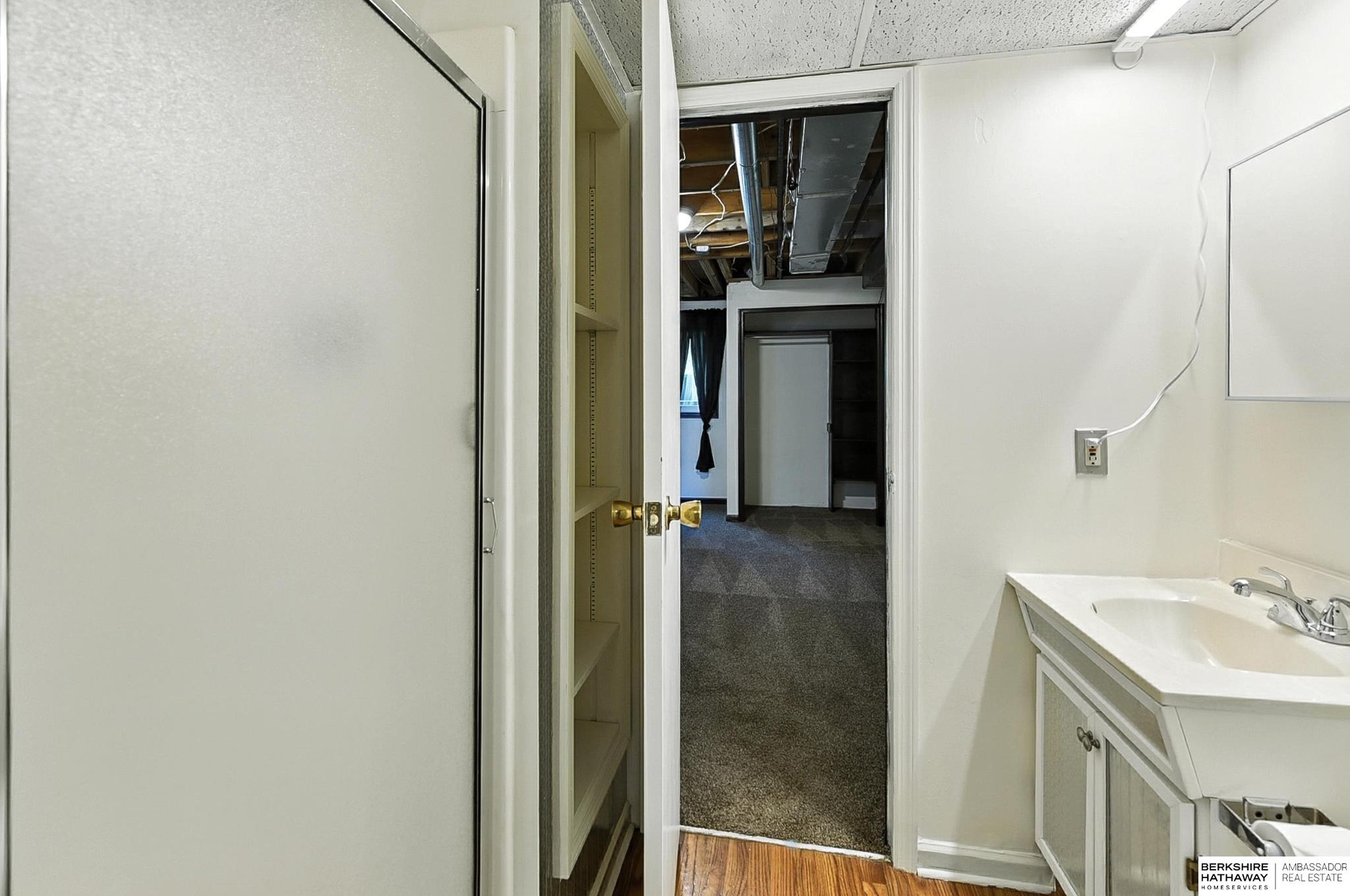 Omaha, Nebraska 68106, United States, 3 Bedrooms Bedrooms, ,2 BathroomsBathrooms,Residential,Pending,156138