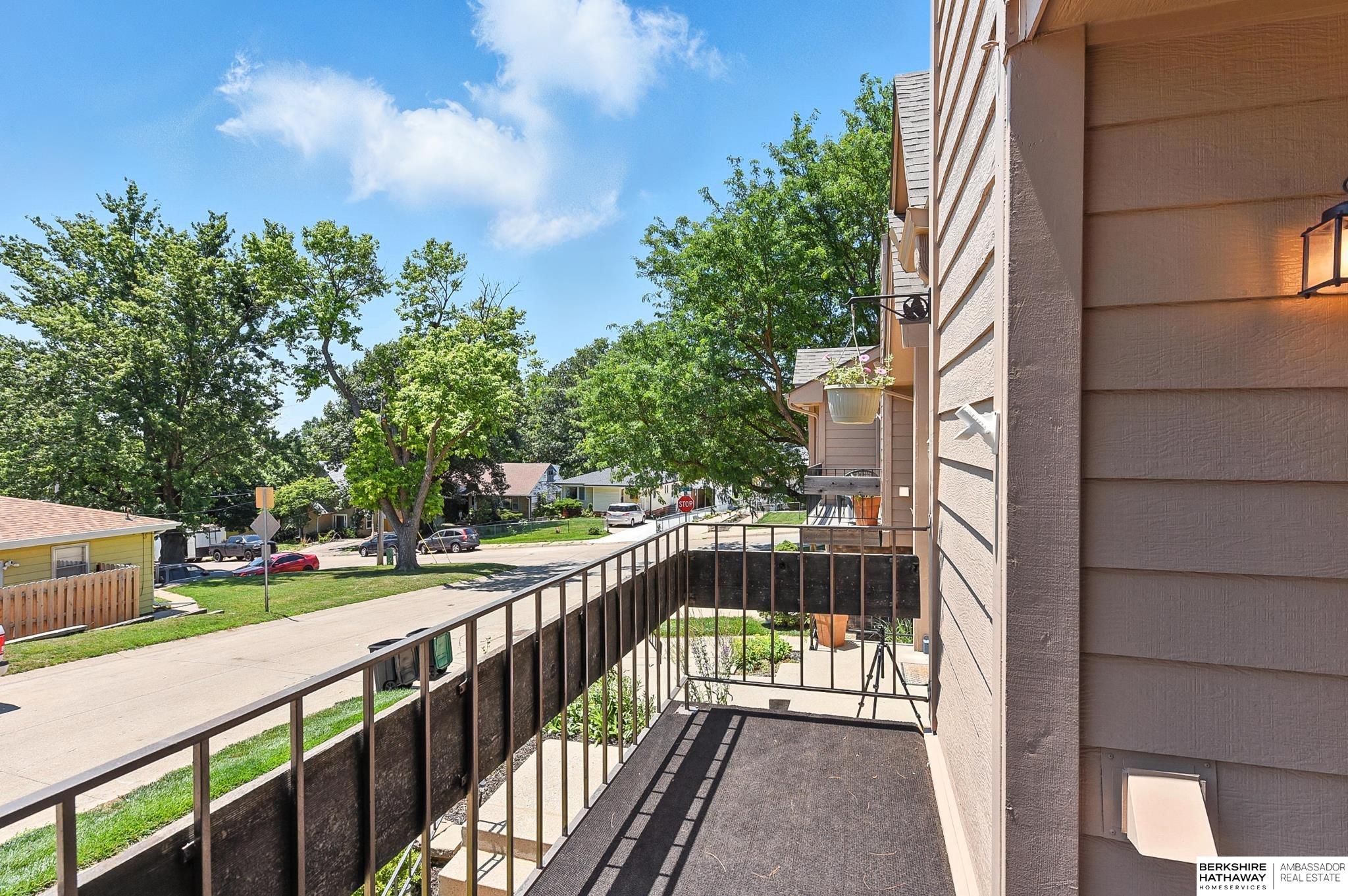 Omaha, Nebraska 68106, United States, 3 Bedrooms Bedrooms, ,2 BathroomsBathrooms,Residential,Pending,156138