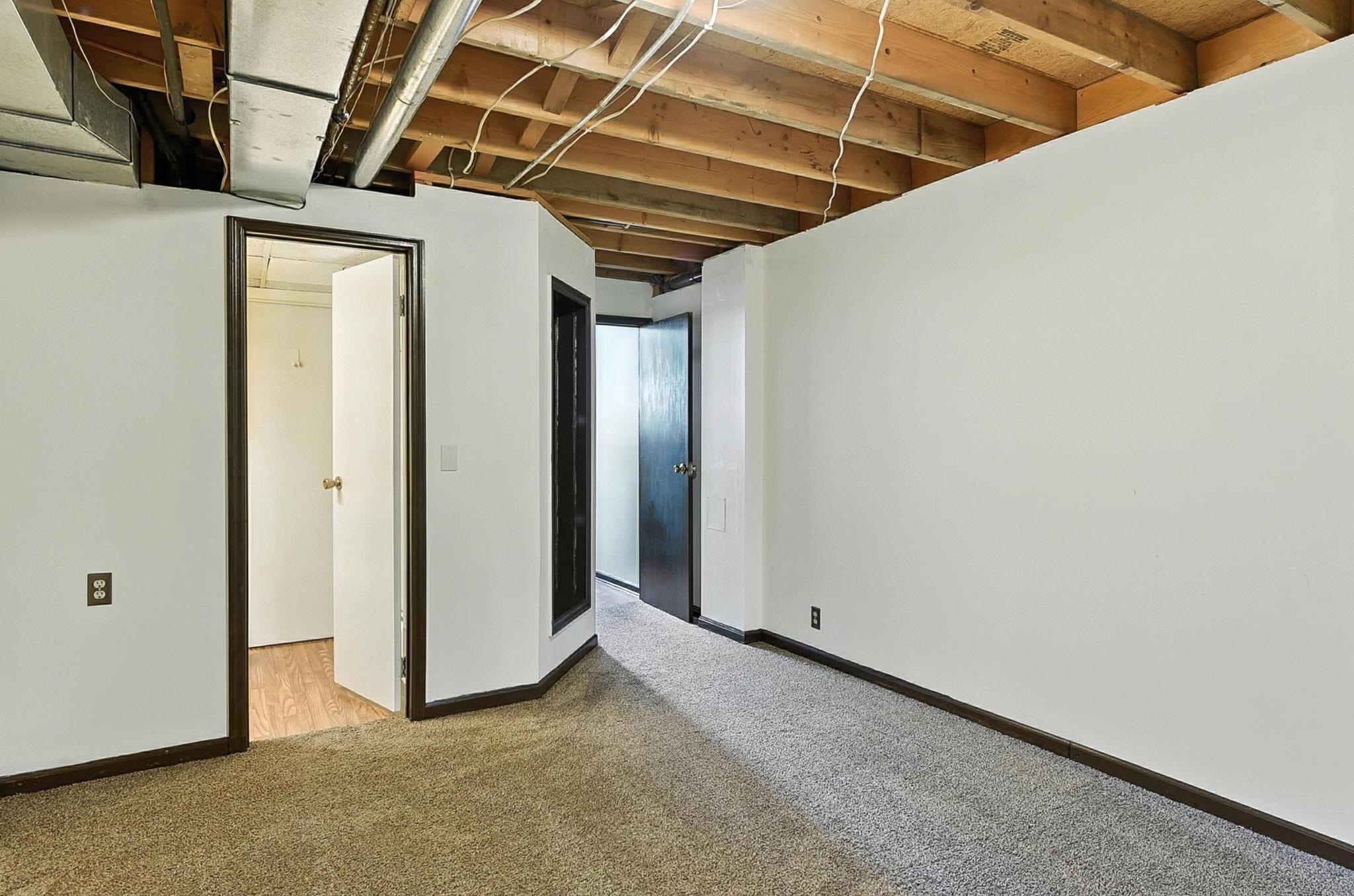 Omaha, Nebraska 68106, United States, 3 Bedrooms Bedrooms, ,2 BathroomsBathrooms,Residential,Pending,156138