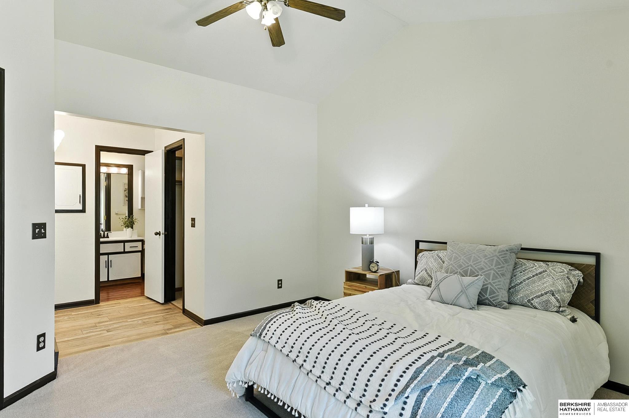 Omaha, Nebraska 68106, United States, 3 Bedrooms Bedrooms, ,2 BathroomsBathrooms,Residential,Pending,156138