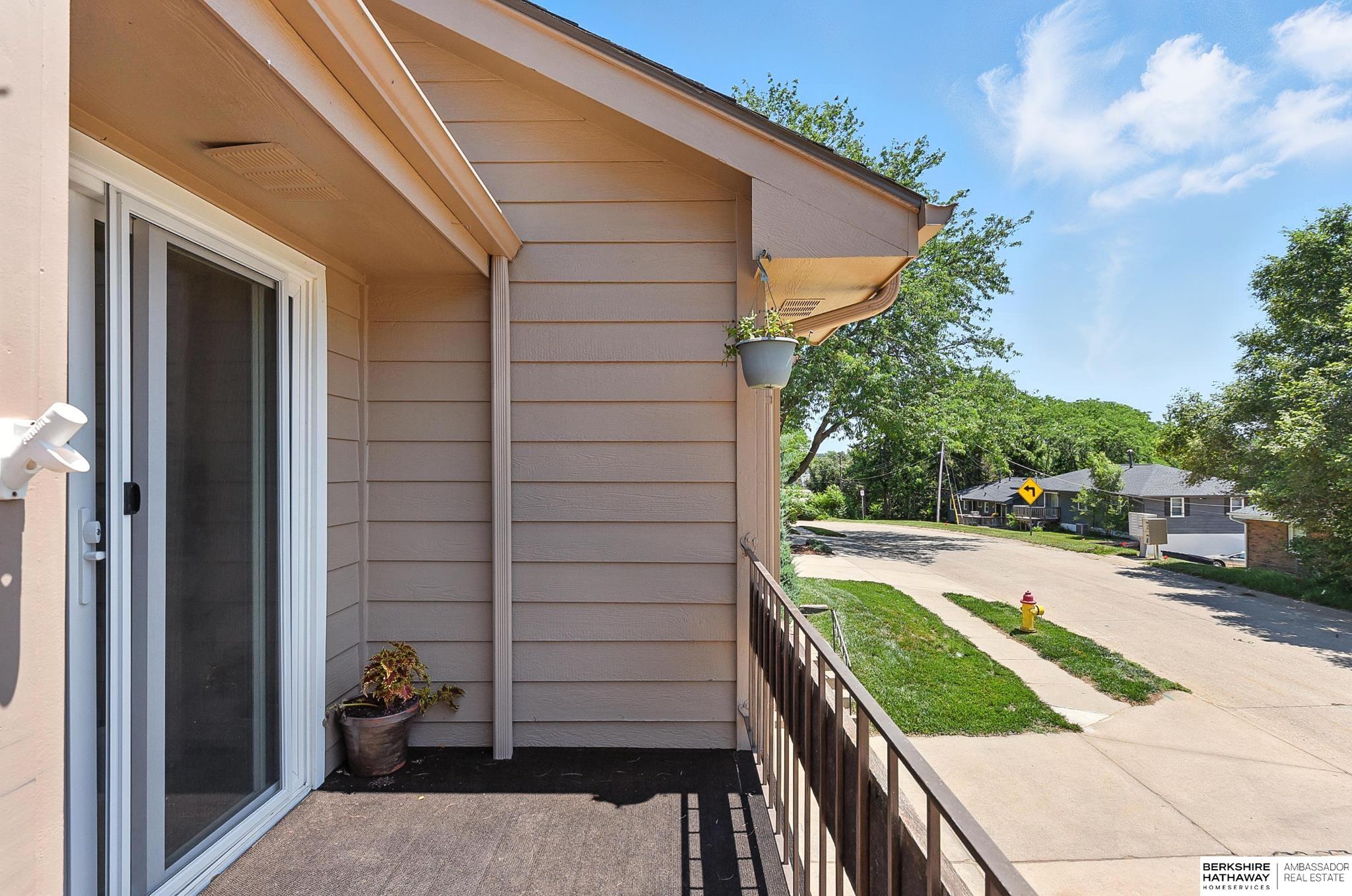 Omaha, Nebraska 68106, United States, 3 Bedrooms Bedrooms, ,2 BathroomsBathrooms,Residential,Pending,156138