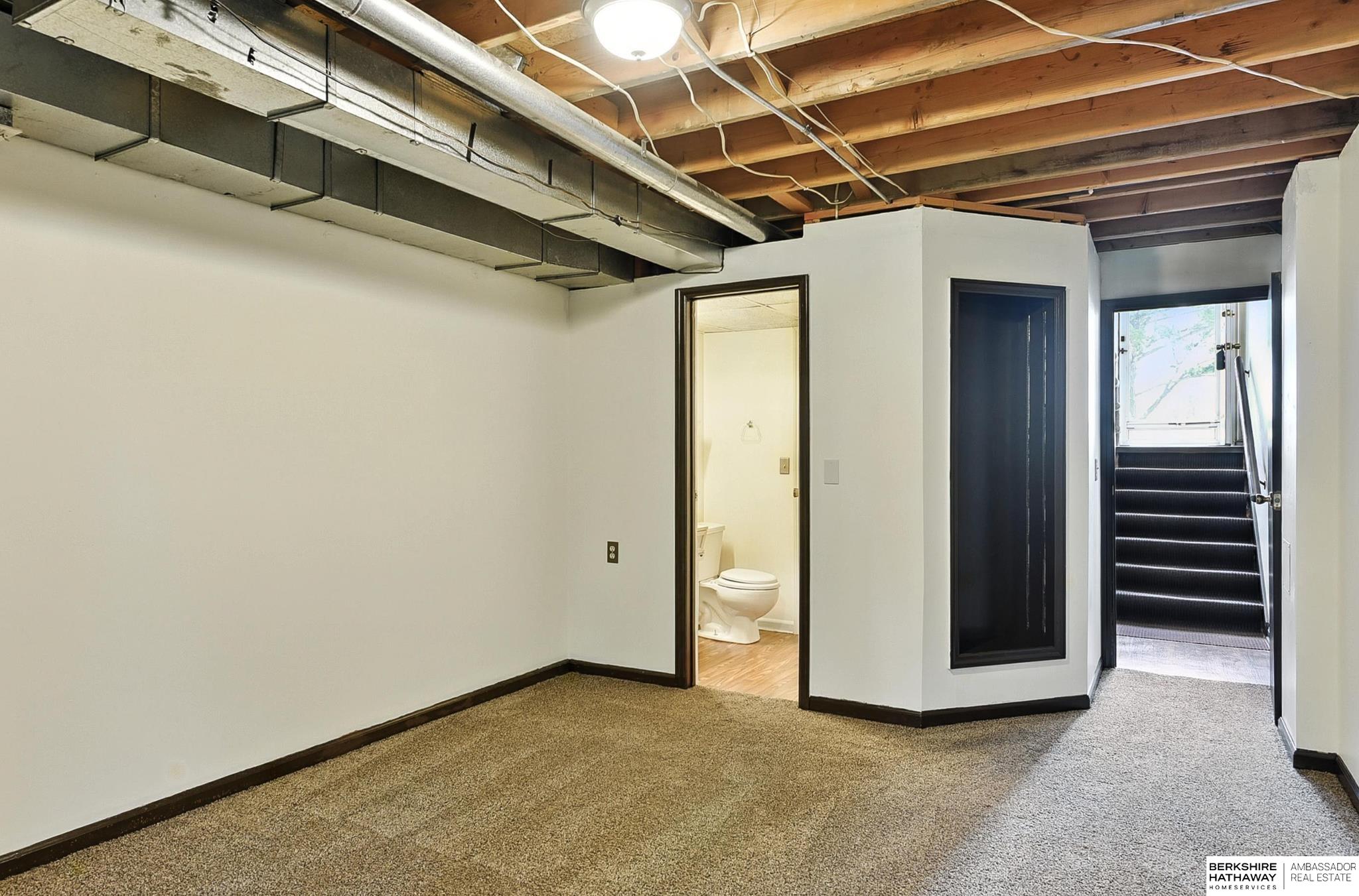 Omaha, Nebraska 68106, United States, 3 Bedrooms Bedrooms, ,2 BathroomsBathrooms,Residential,Pending,156138