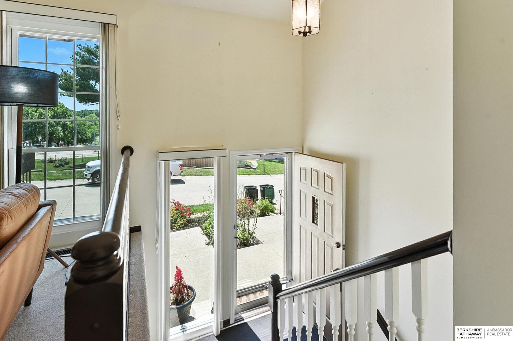 Omaha, Nebraska 68106, United States, 3 Bedrooms Bedrooms, ,2 BathroomsBathrooms,Residential,Pending,156138