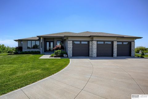 MLS: 22508298