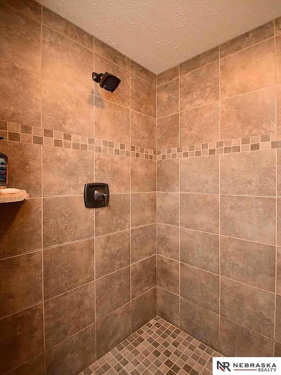 Omaha, Nebraska 68135, United States, 4 Bedrooms Bedrooms, ,3 BathroomsBathrooms,Residential,Active,205037