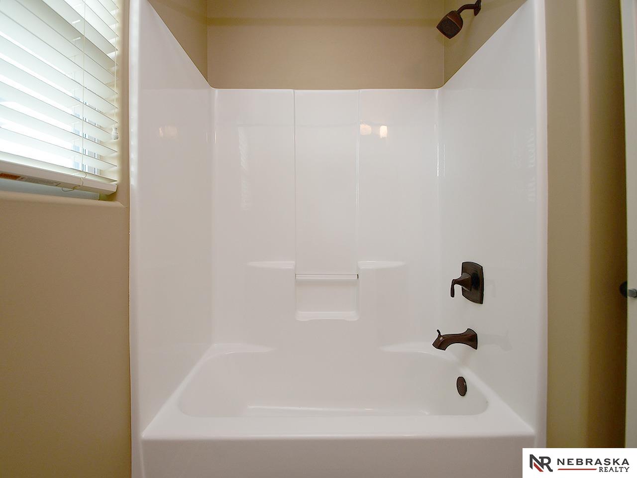 Omaha, Nebraska 68135, United States, 4 Bedrooms Bedrooms, ,3 BathroomsBathrooms,Residential,Active,205037