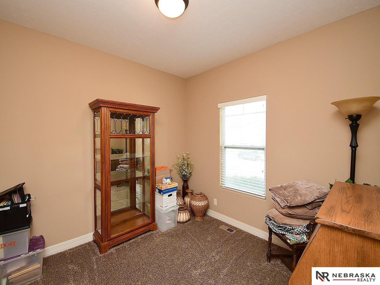 Omaha, Nebraska 68135, United States, 4 Bedrooms Bedrooms, ,3 BathroomsBathrooms,Residential,Active,205037