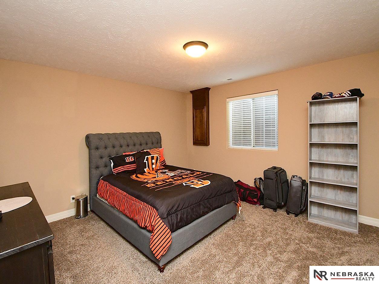 Omaha, Nebraska 68135, United States, 4 Bedrooms Bedrooms, ,3 BathroomsBathrooms,Residential,Active,205037