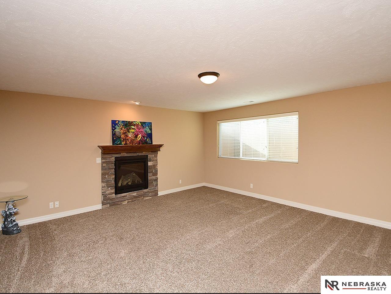 Omaha, Nebraska 68135, United States, 4 Bedrooms Bedrooms, ,3 BathroomsBathrooms,Residential,Active,205037