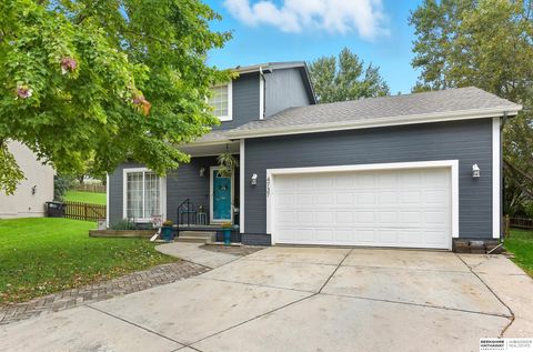 Photo of 4737 N 149th Avenue Circle, Omaha, NE 68116 (MLS # 22527418)