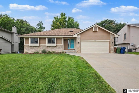 Photo of 11760 McCarty Loup, Bellevue, NE 68123 (MLS # 22619626)
