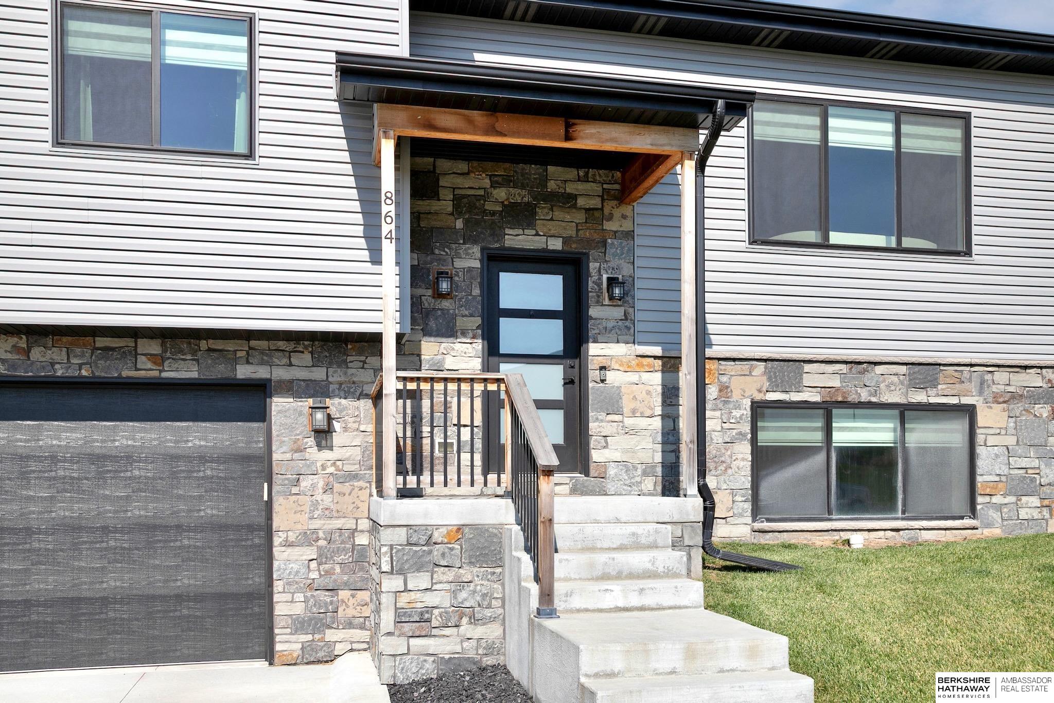 Ashland, Nebraska 68003, United States, 4 Bedrooms Bedrooms, ,3 BathroomsBathrooms,Residential,Active,222414