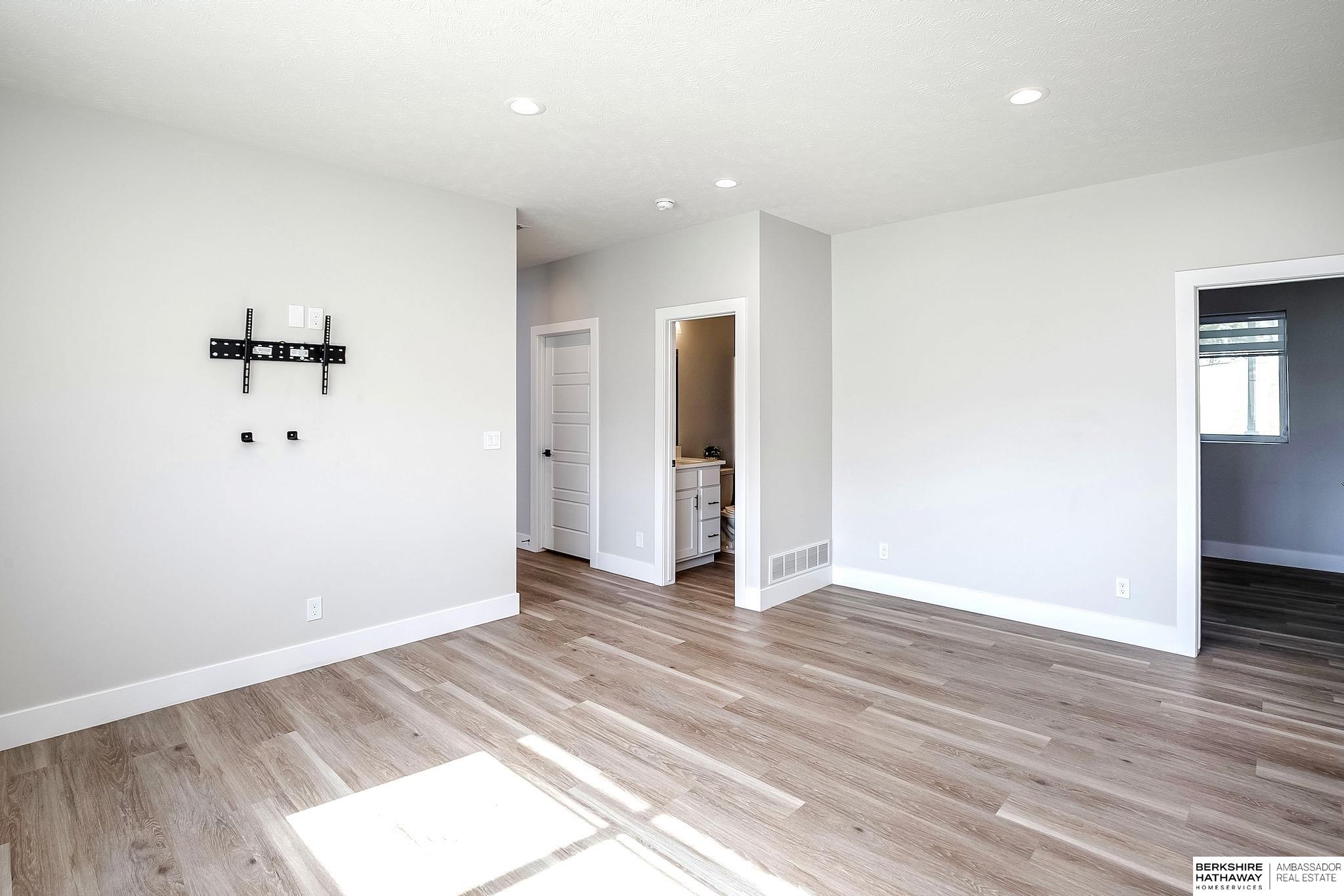 Ashland, Nebraska 68003, United States, 4 Bedrooms Bedrooms, ,3 BathroomsBathrooms,Residential,Active,222414