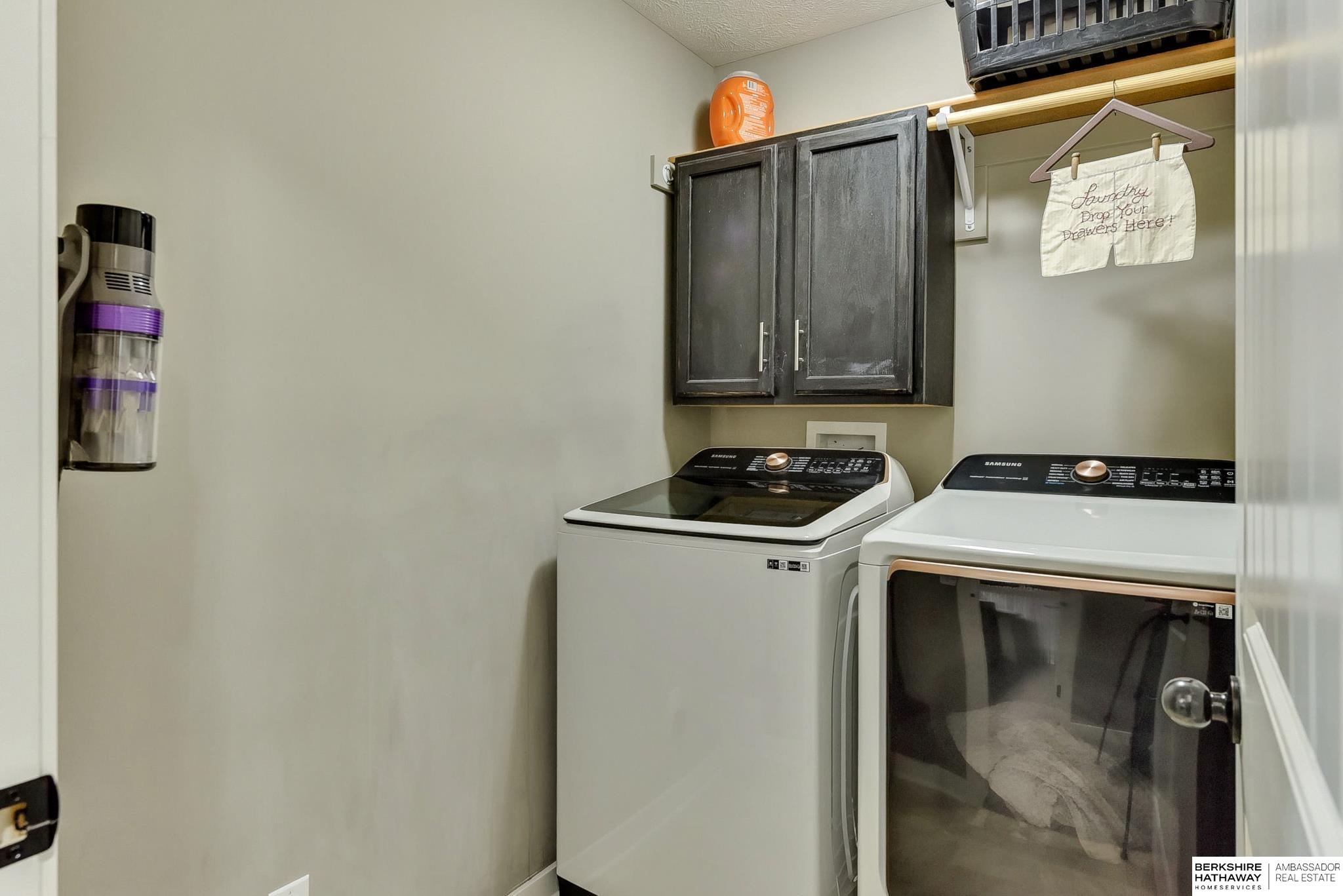 Elkhorn, Nebraska 68022, United States, 5 Bedrooms Bedrooms, ,4 BathroomsBathrooms,Residential,Active,119790