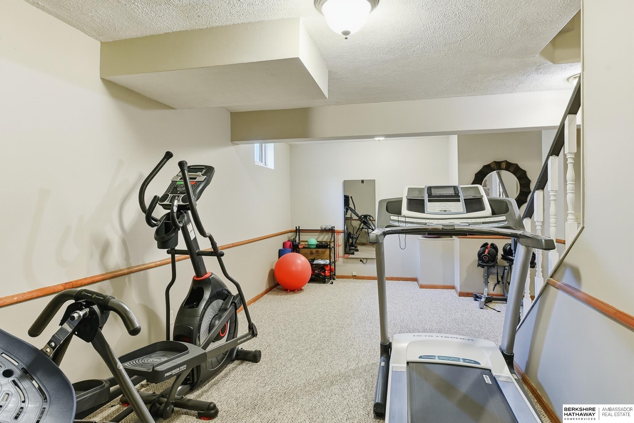 Omaha, Nebraska 68135, United States, 4 Bedrooms Bedrooms, ,3 BathroomsBathrooms,Residential,Pending,245455