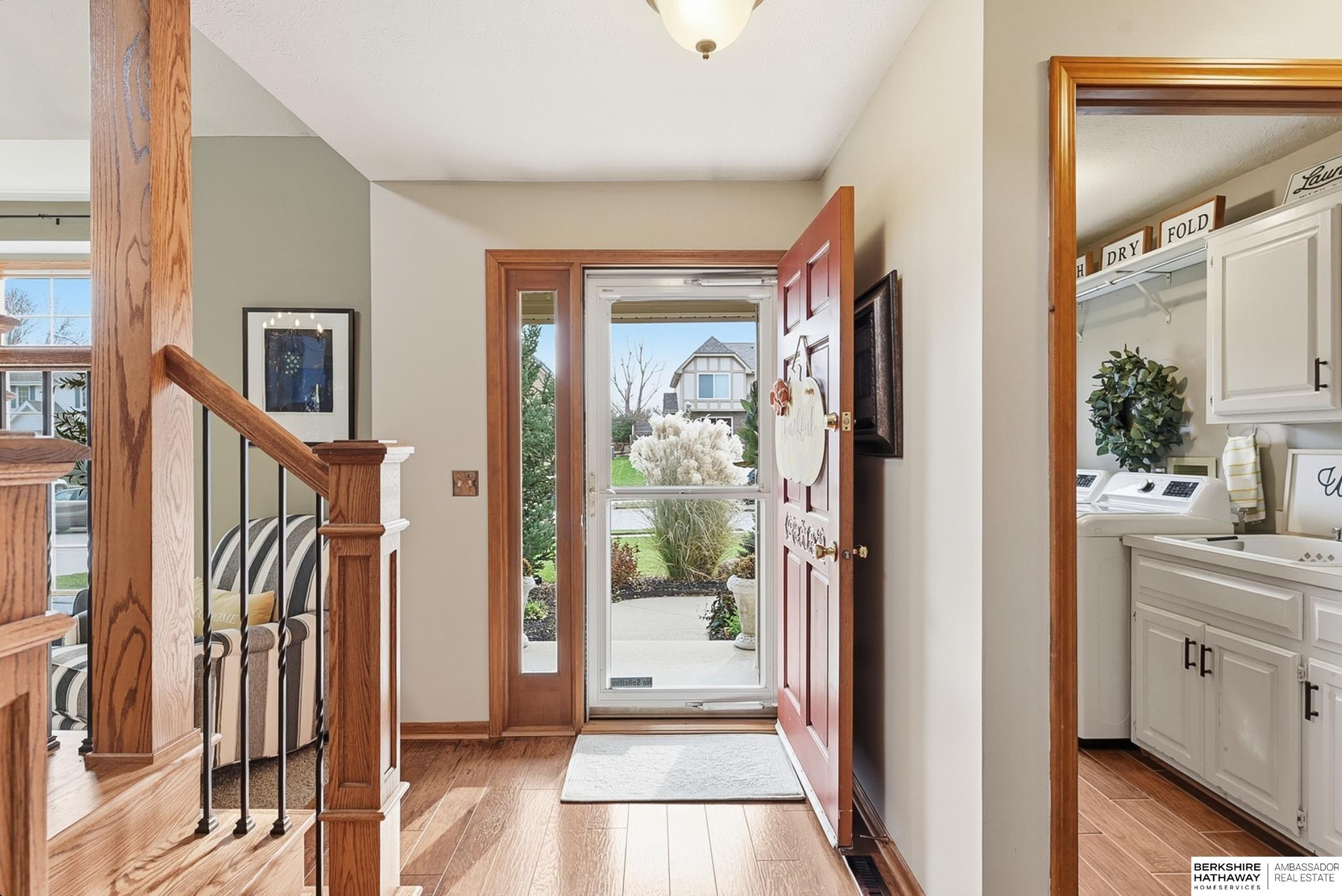 Omaha, Nebraska 68135, United States, 4 Bedrooms Bedrooms, ,3 BathroomsBathrooms,Residential,Pending,245455