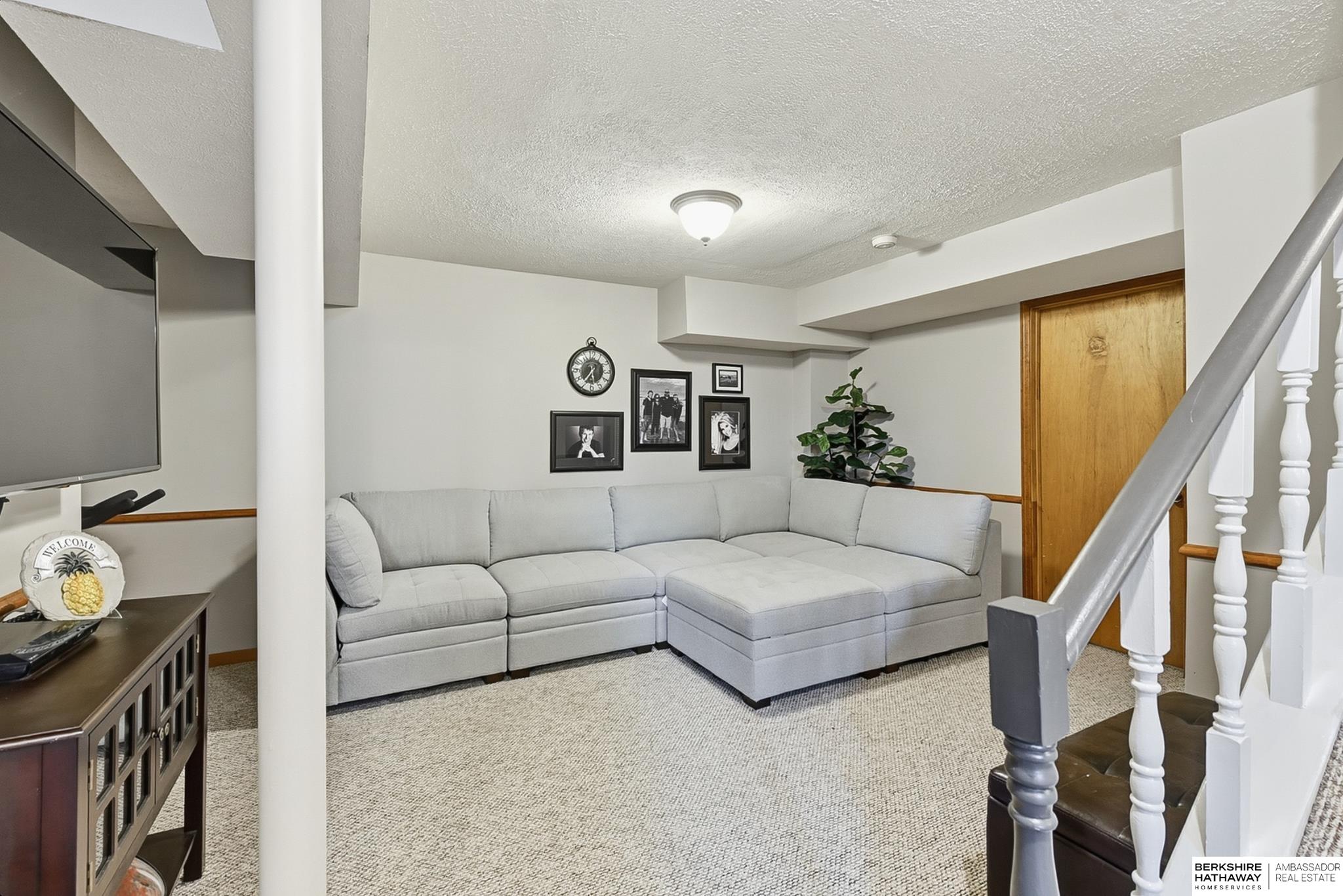 Omaha, Nebraska 68135, United States, 4 Bedrooms Bedrooms, ,3 BathroomsBathrooms,Residential,Pending,245455