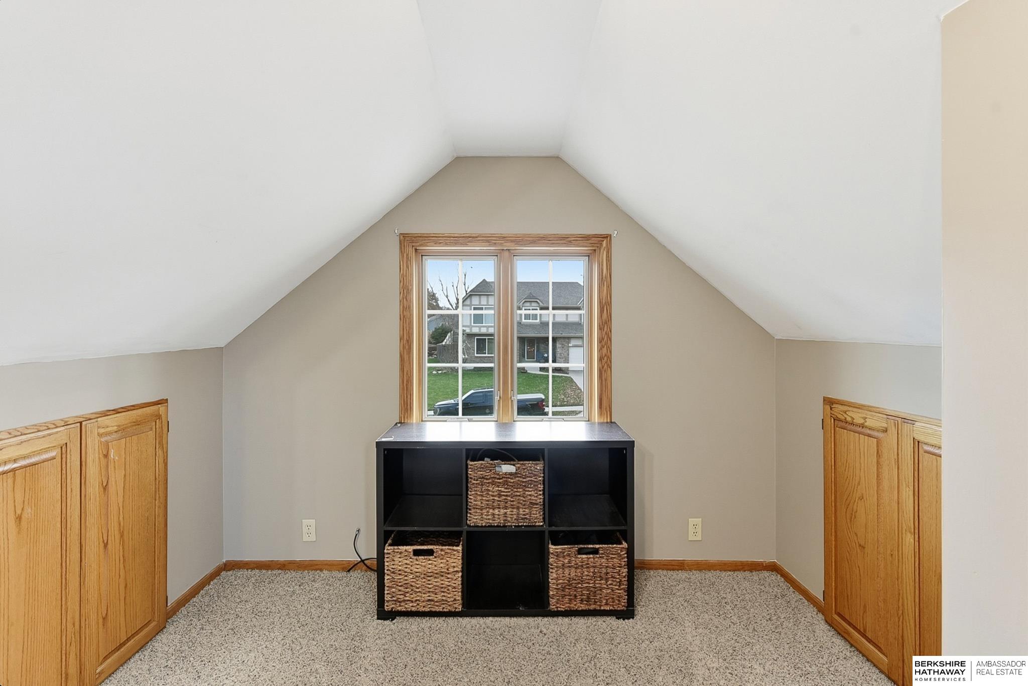 Omaha, Nebraska 68135, United States, 4 Bedrooms Bedrooms, ,3 BathroomsBathrooms,Residential,Pending,245455