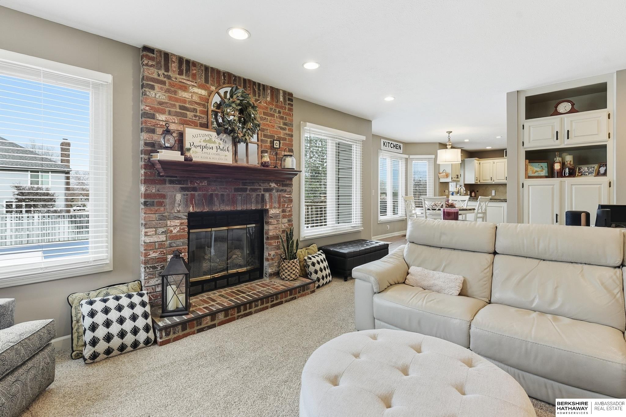 Omaha, Nebraska 68135, United States, 4 Bedrooms Bedrooms, ,3 BathroomsBathrooms,Residential,Pending,245455