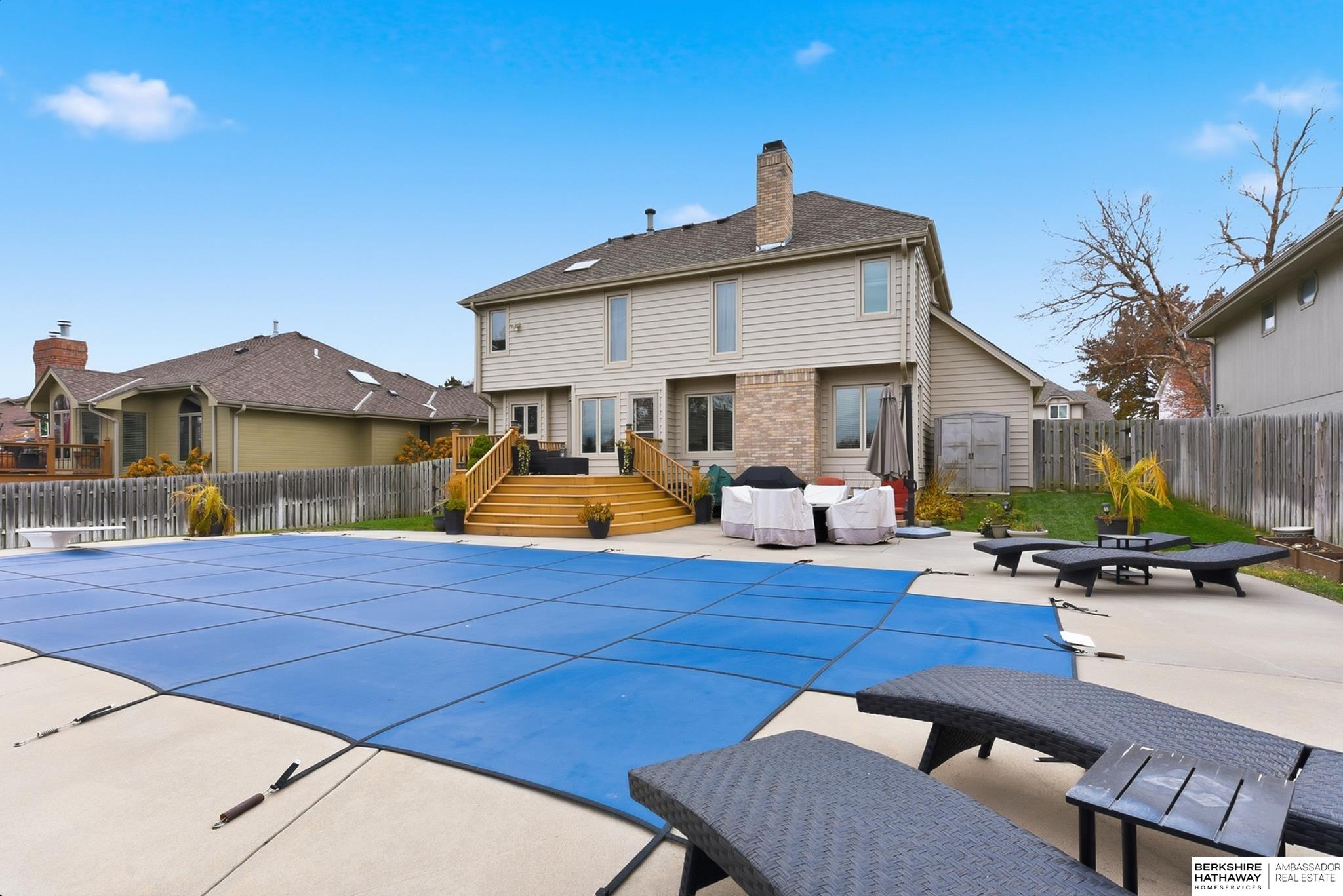 Omaha, Nebraska 68135, United States, 4 Bedrooms Bedrooms, ,3 BathroomsBathrooms,Residential,Pending,245455