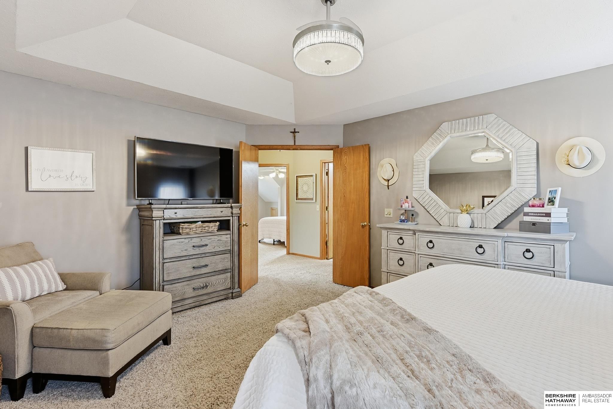 Omaha, Nebraska 68135, United States, 4 Bedrooms Bedrooms, ,3 BathroomsBathrooms,Residential,Pending,245455