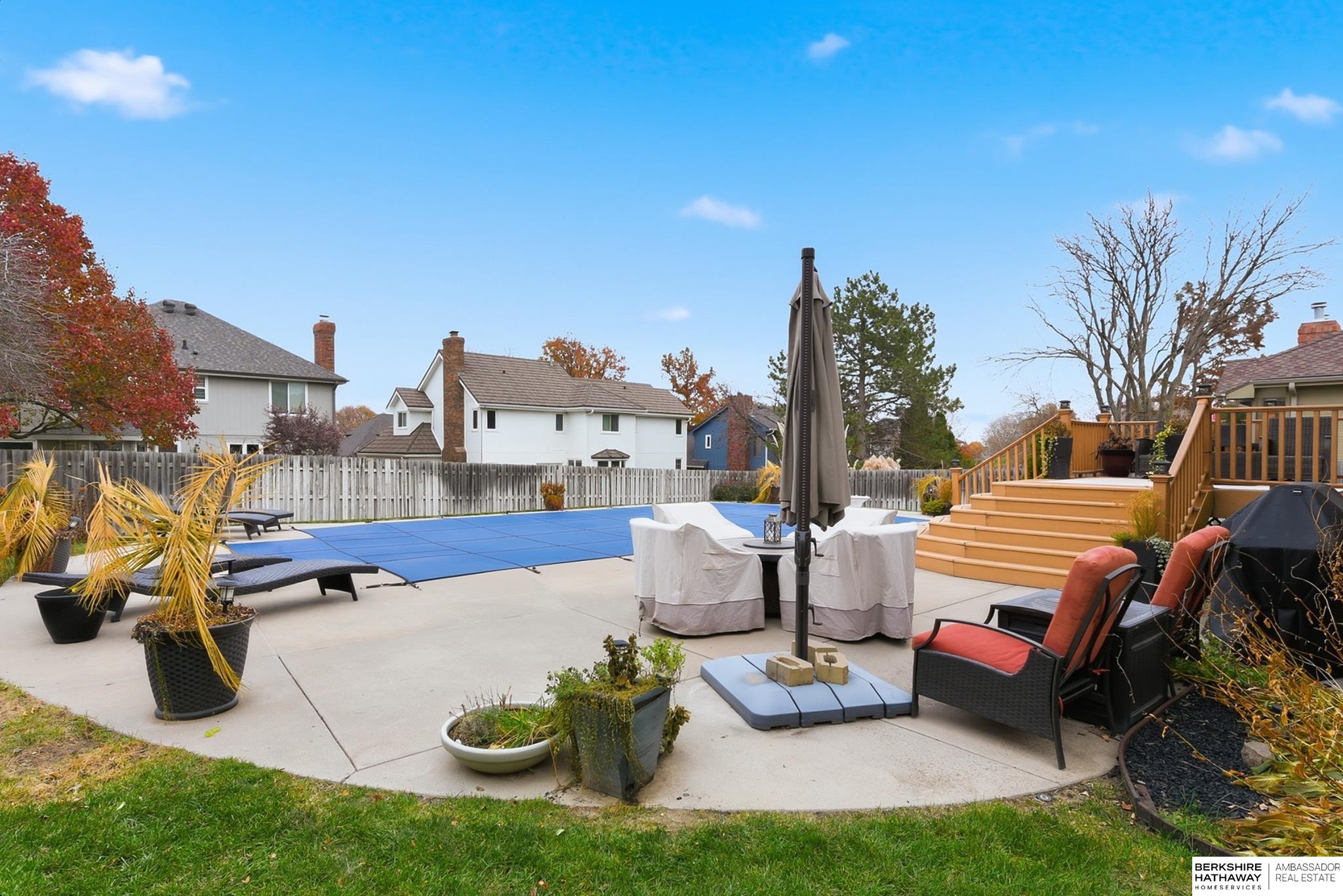 Omaha, Nebraska 68135, United States, 4 Bedrooms Bedrooms, ,3 BathroomsBathrooms,Residential,Pending,245455