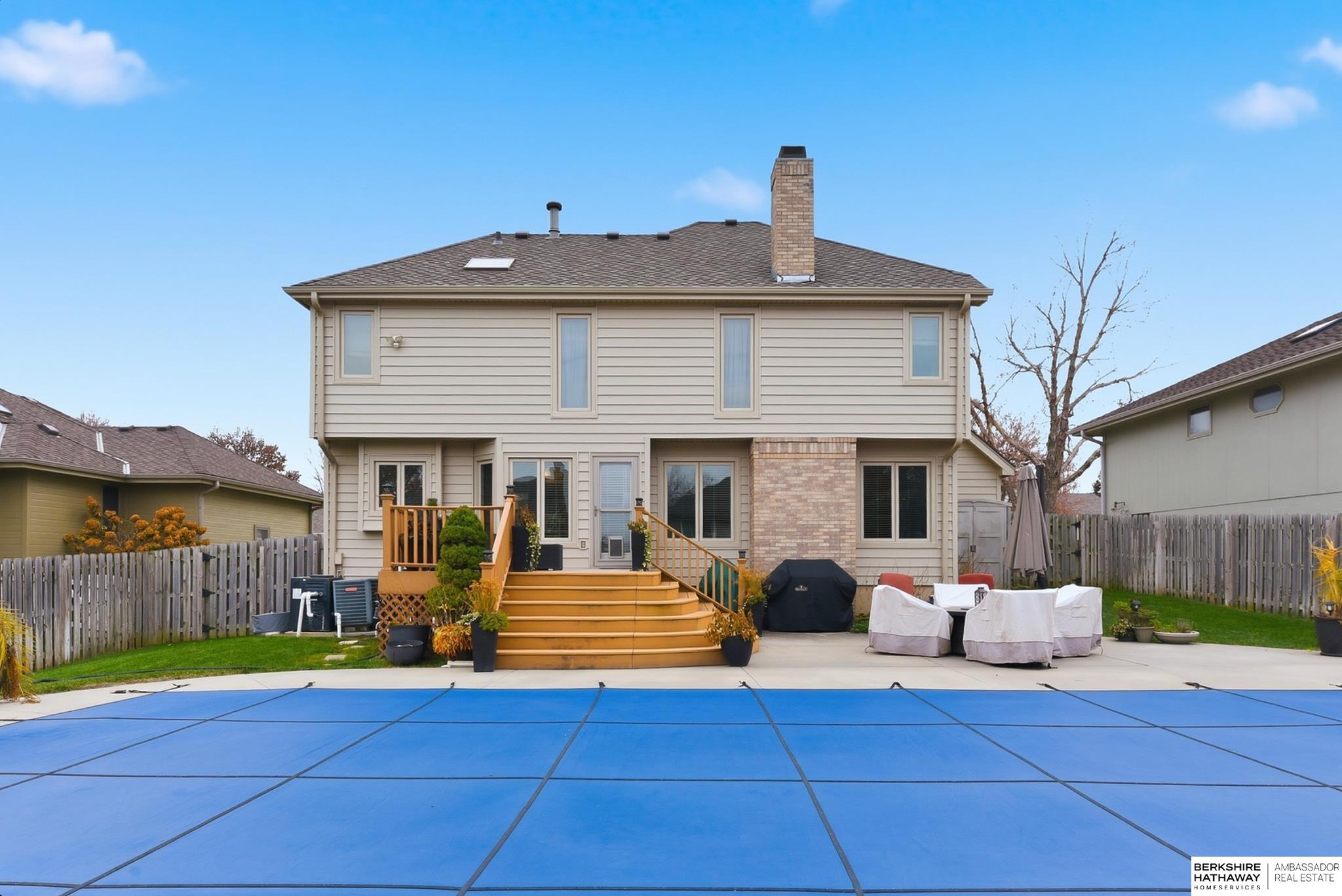 Omaha, Nebraska 68135, United States, 4 Bedrooms Bedrooms, ,3 BathroomsBathrooms,Residential,Pending,245455