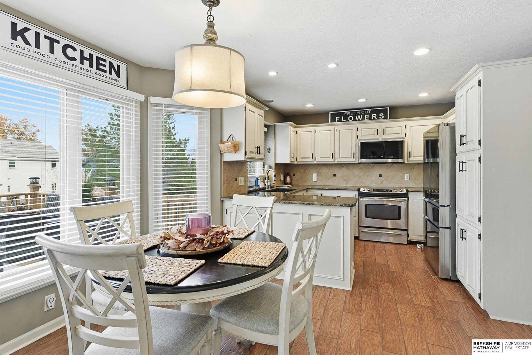 Omaha, Nebraska 68135, United States, 4 Bedrooms Bedrooms, ,3 BathroomsBathrooms,Residential,Pending,245455