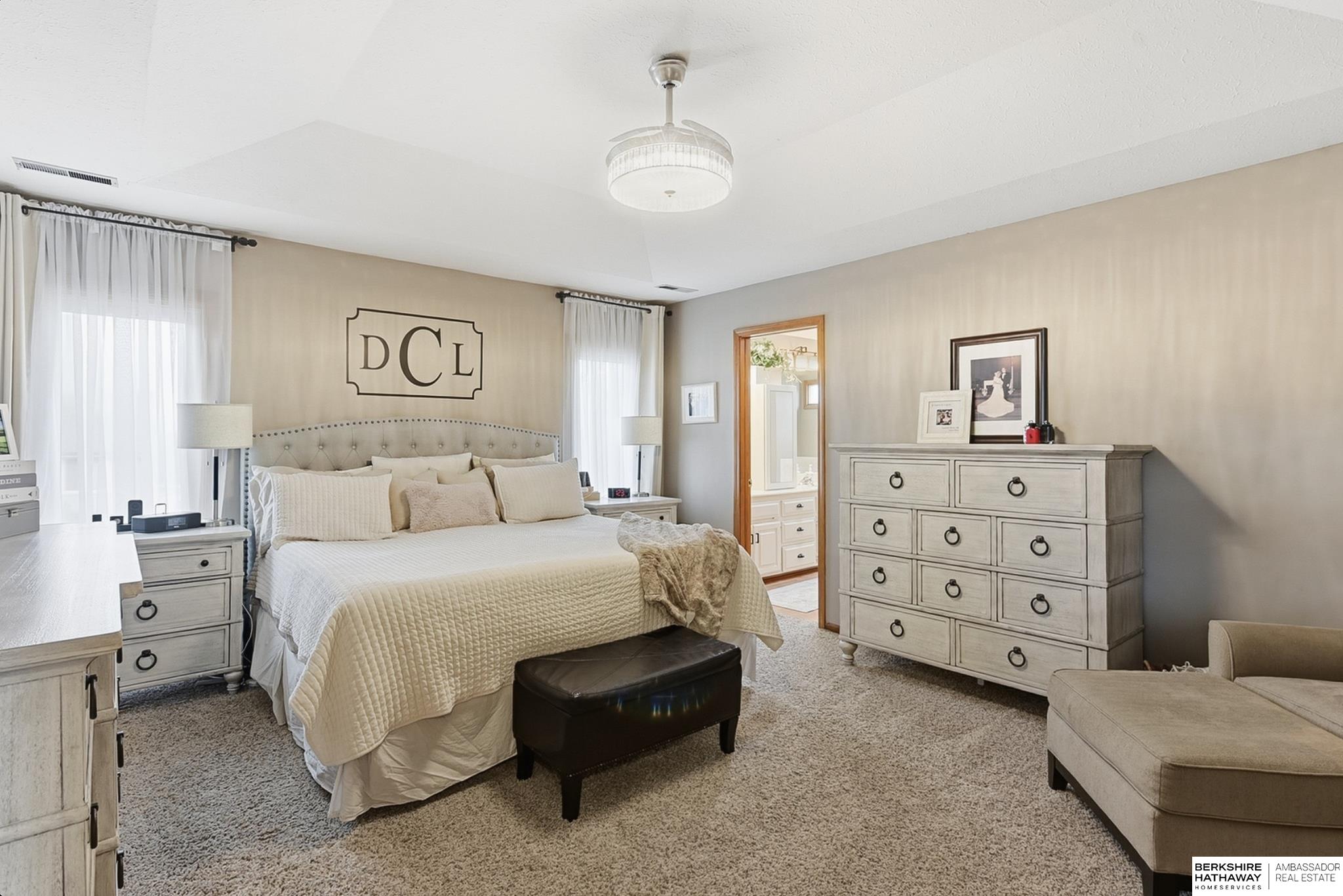 Omaha, Nebraska 68135, United States, 4 Bedrooms Bedrooms, ,3 BathroomsBathrooms,Residential,Pending,245455