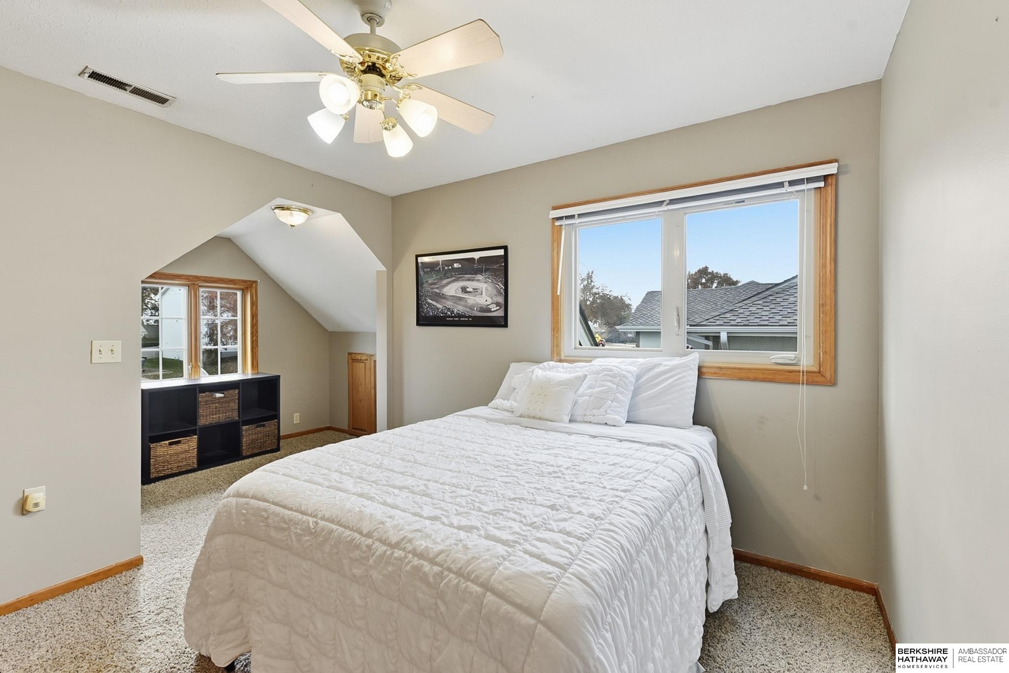 Omaha, Nebraska 68135, United States, 4 Bedrooms Bedrooms, ,3 BathroomsBathrooms,Residential,Pending,245455