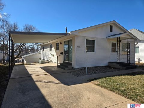 Photo of 1227 F Street, Fairbury, NE 68352 (MLS # 22606950)
