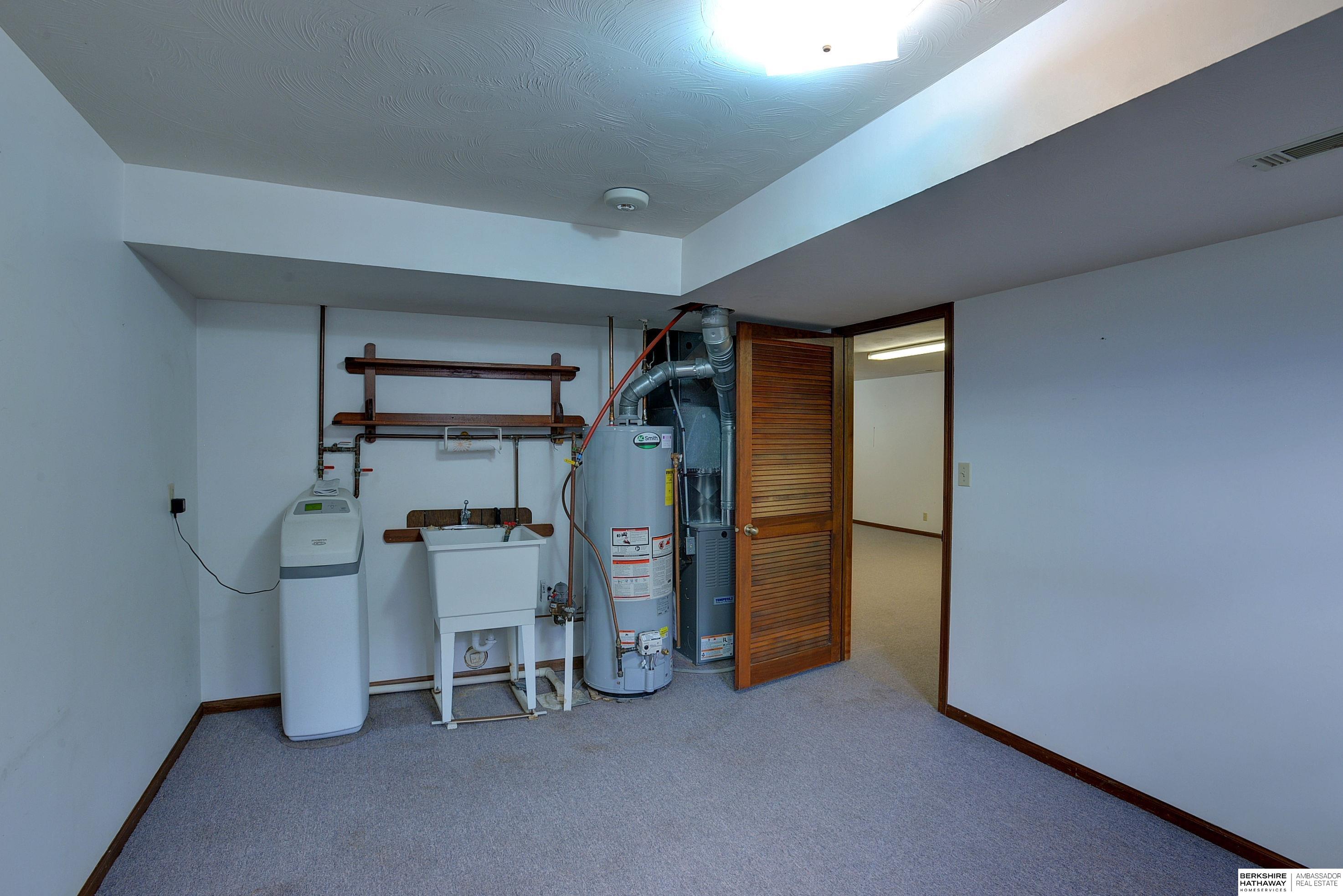 Lincoln, Nebraska 68521, United States, 2 Bedrooms Bedrooms, ,3 BathroomsBathrooms,Residential,Active,232209