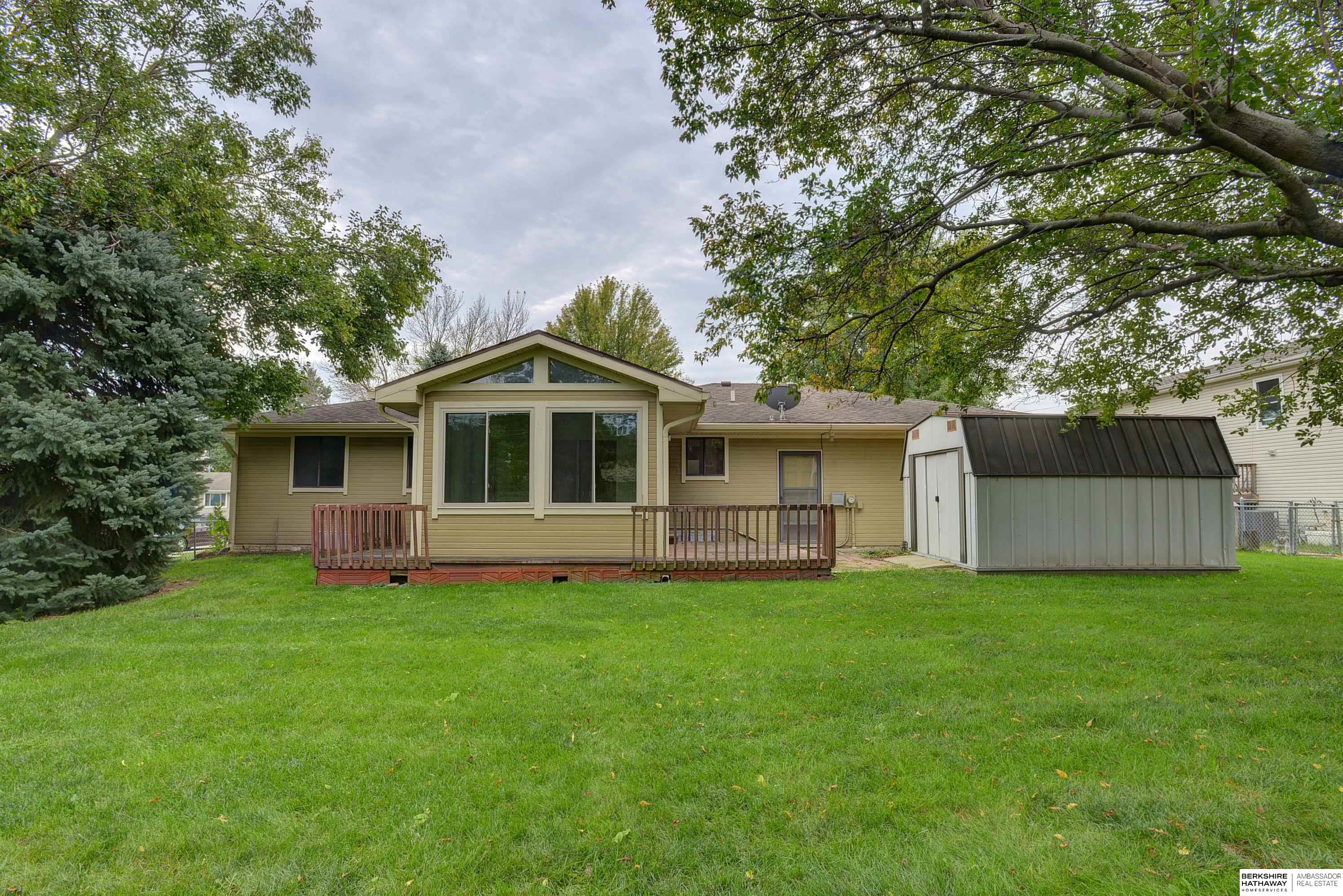 Lincoln, Nebraska 68521, United States, 2 Bedrooms Bedrooms, ,3 BathroomsBathrooms,Residential,Active,232209