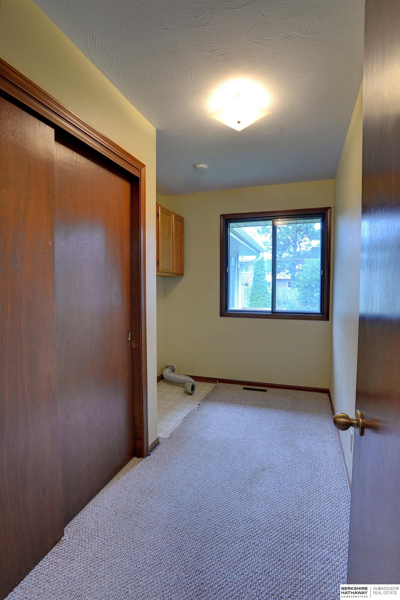 Lincoln, Nebraska 68521, United States, 2 Bedrooms Bedrooms, ,3 BathroomsBathrooms,Residential,Active,232209