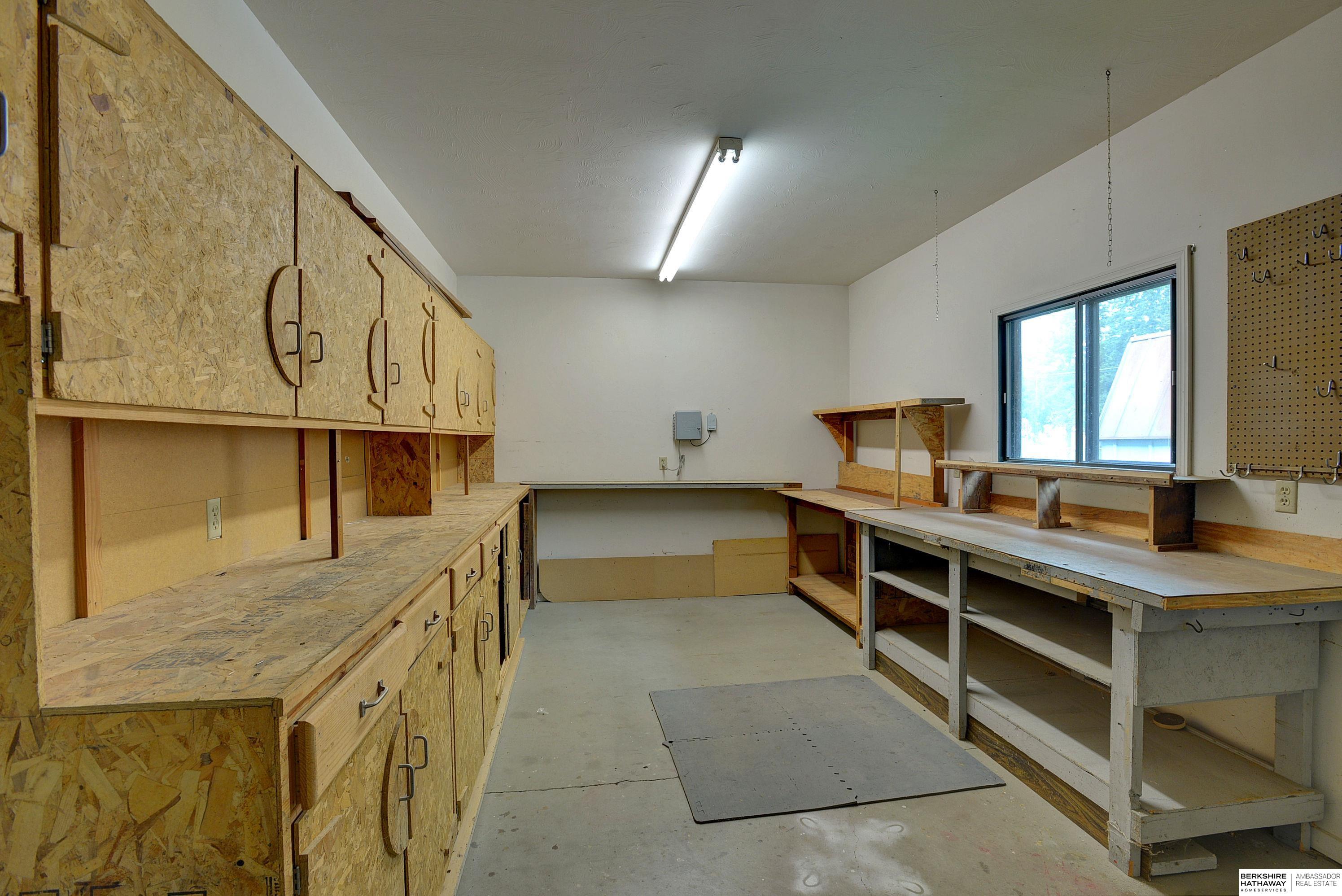 Lincoln, Nebraska 68521, United States, 2 Bedrooms Bedrooms, ,3 BathroomsBathrooms,Residential,Active,232209