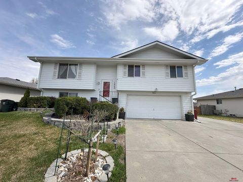 Photo of 1900 W Apricot Lane, Lincoln, NE 68522 (MLS # 22608605)