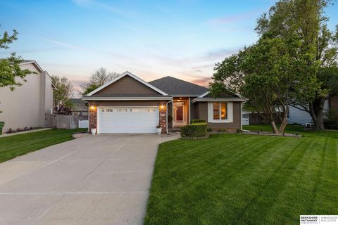 Photo of 2117 Leigh Street, Papillion, NE 68133 (MLS # 22613185)